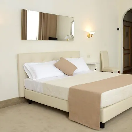Ponte Di Rialto Hotel 4*