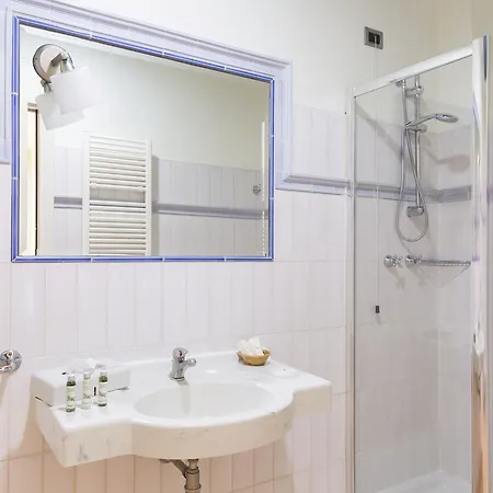 Ponte Di Rialto Hotel 4*