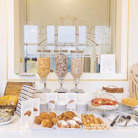 Ponte Di Rialto Hotel 4*