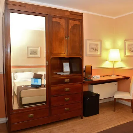 Ponte Di Rialto Hotel 4*