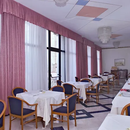 Hotel Ponte Di Rialto 4*